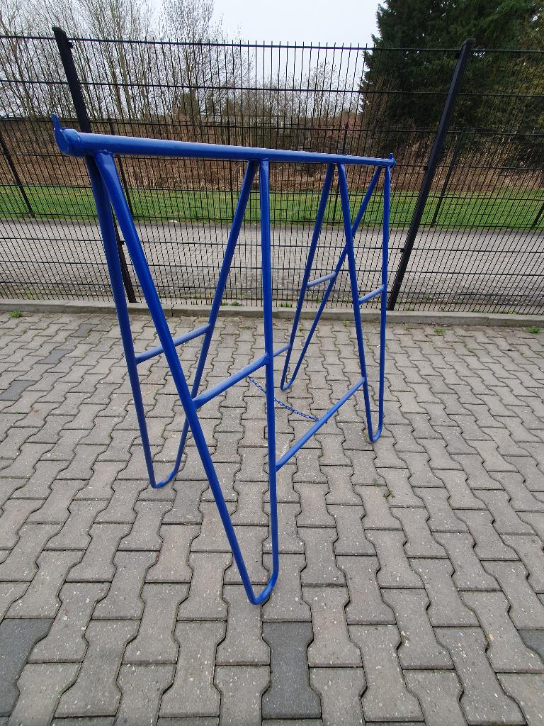 Stalen schragen (10 stuks), Ophalen, Zo goed als nieuw, Rolsteiger of Kamersteiger, Minder dan 2 meter
