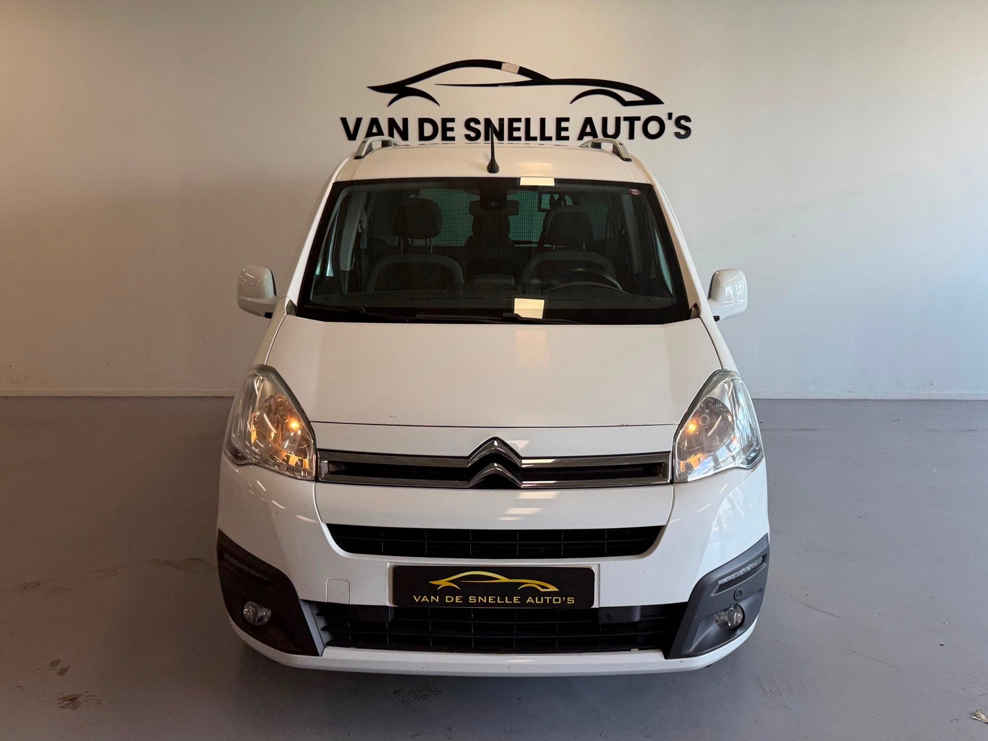 Citroen Berlingo 1.6 VTi Feel CAMERA/PDC/CRUISE/DEALERONDERH, Auto's, Citroën, Voorwielaandrijving, Gebruikt, Wit, 98 pk