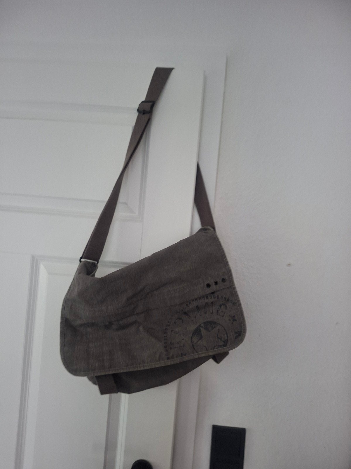 Kipling Schoudertas Taupe - Zo goed als nieuw, Ophalen of Verzenden, Zo goed als nieuw, Bruin, Kipling