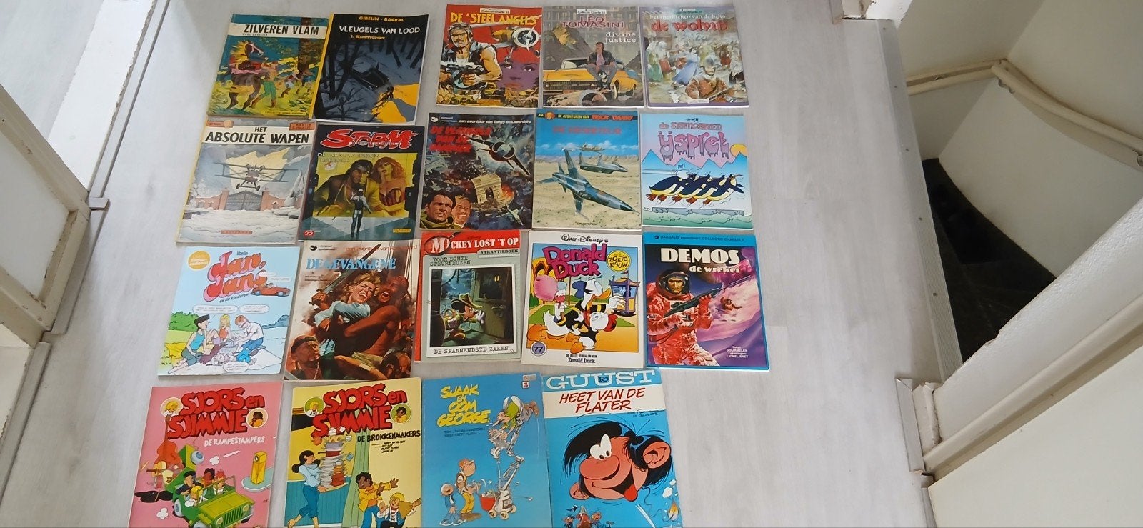 Grote partij diverse strips – Dupuis, Oberon, Guust ea, Boeken, Meerdere stripboeken, Ophalen of Verzenden, Gelezen