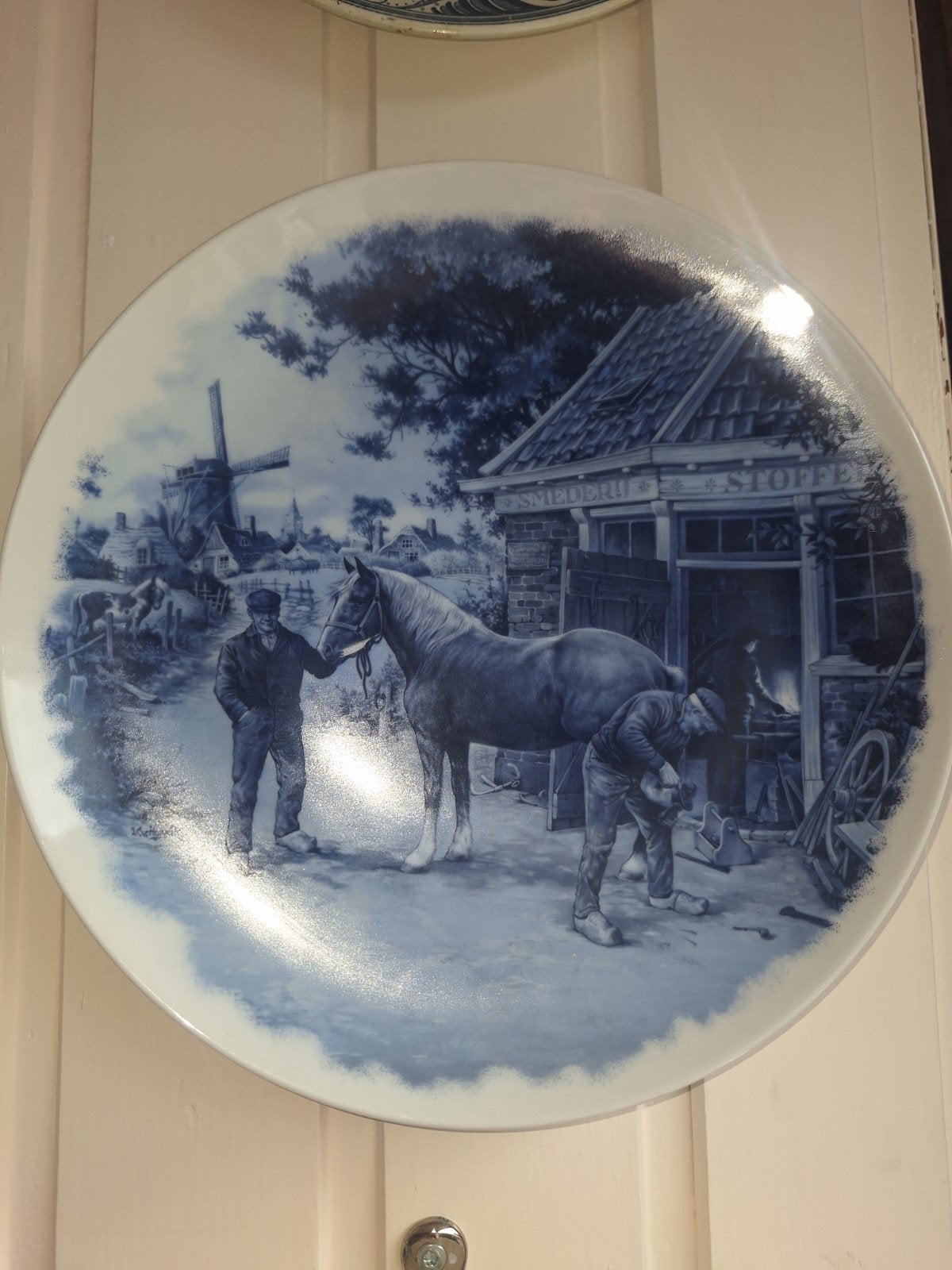 Delfts Blauw sierbord: De Smidse, Antiek en Kunst, Ophalen