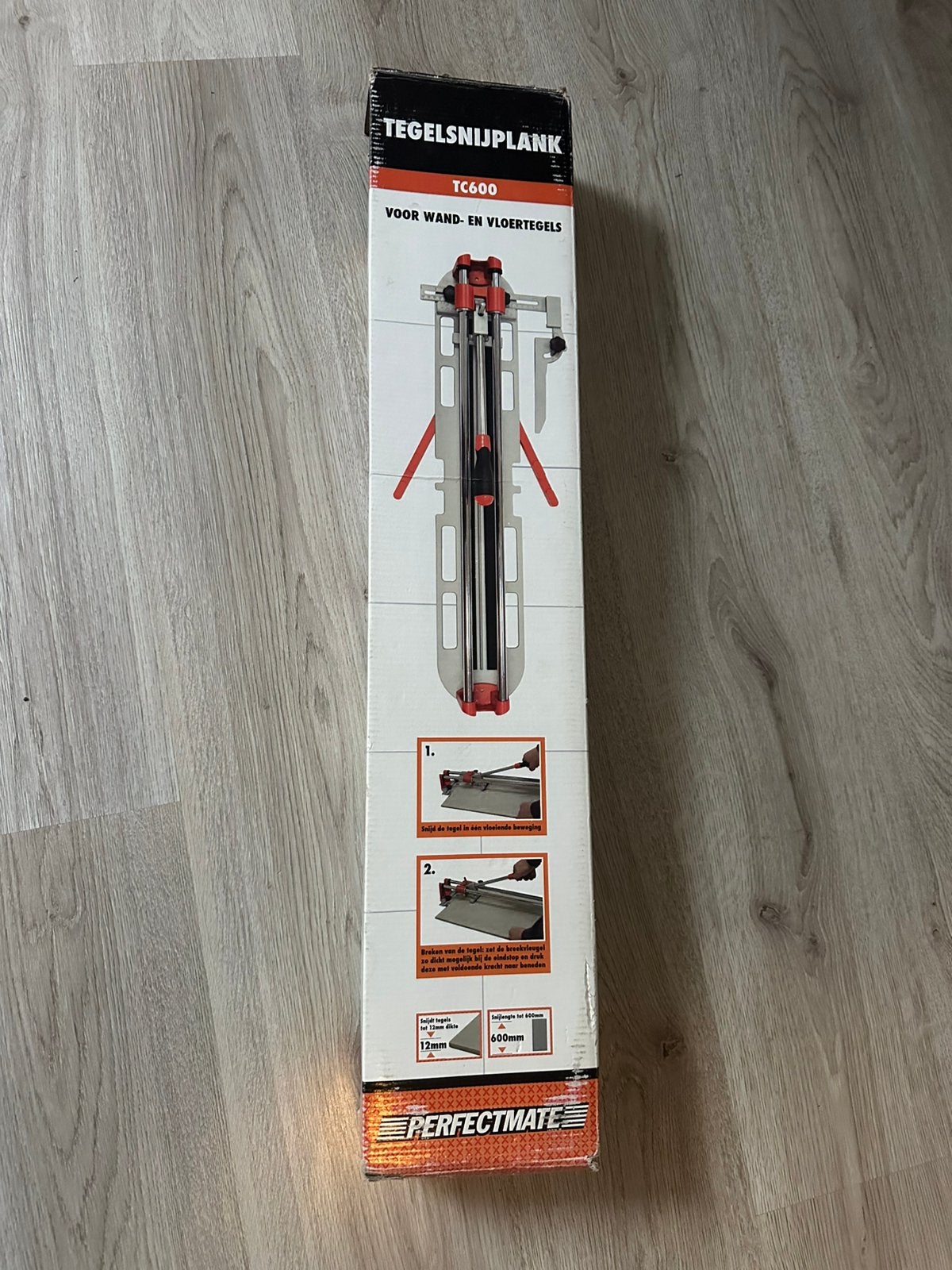 Tegelsnijder in zeer goede staat., Ophalen of Verzenden, Zo goed als nieuw