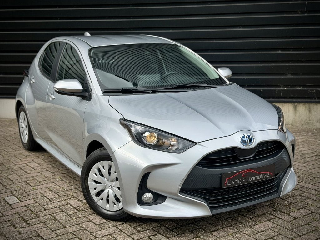 Toyota Yaris 1.5 Hybride NAVI|ACC|LANE|CAMERA|KEYLESS, Automaat, 450 kg, Gebruikt, Euro 6