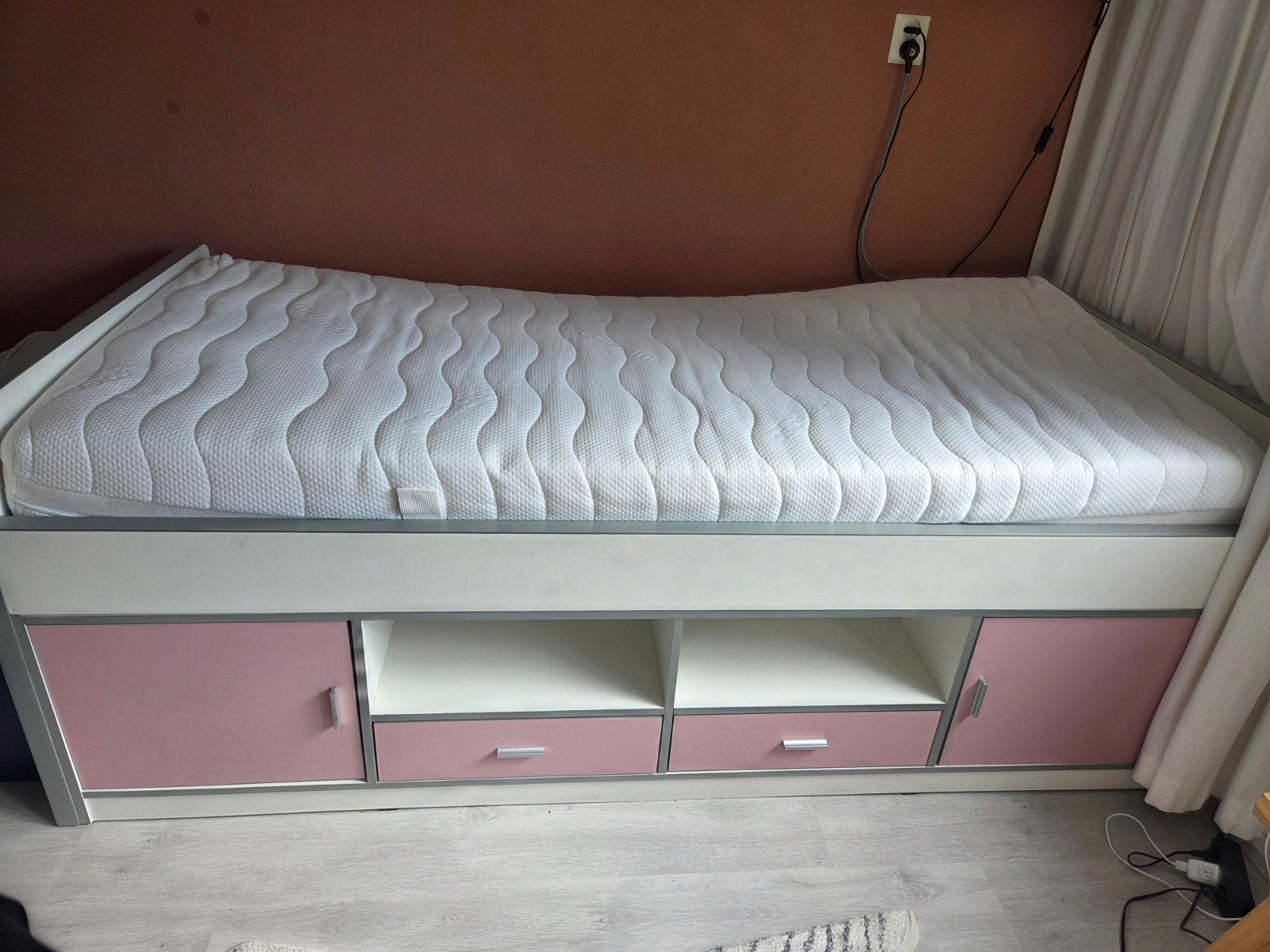 Eenpersoonsbed 90x200 met verstelbare lattenbodem en opslag, Huis en Inrichting, Ophalen, Verstelbaar, 90 cm, Eenpersoons