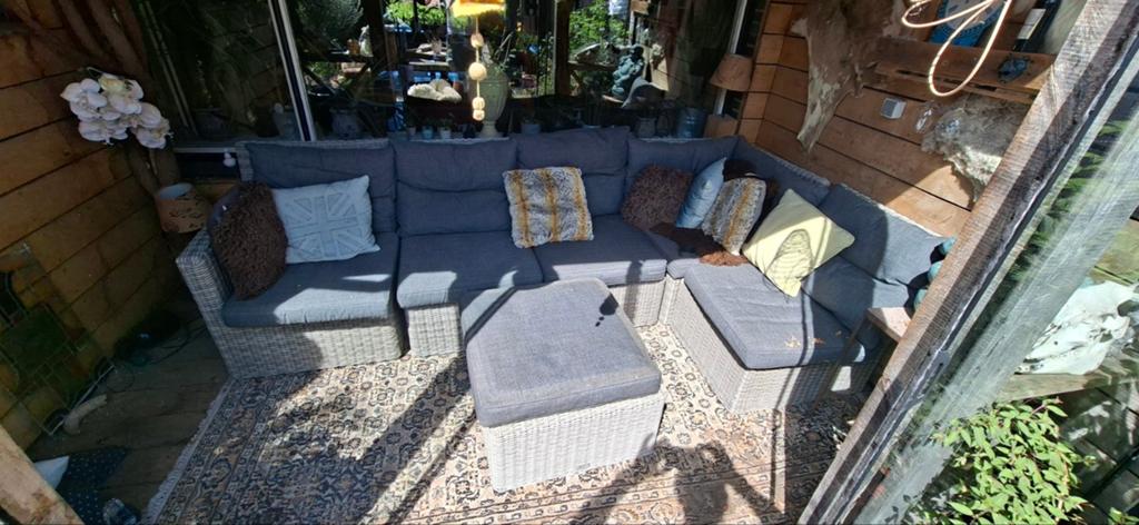 loungeset met kussens, Ophalen, Zo goed als nieuw