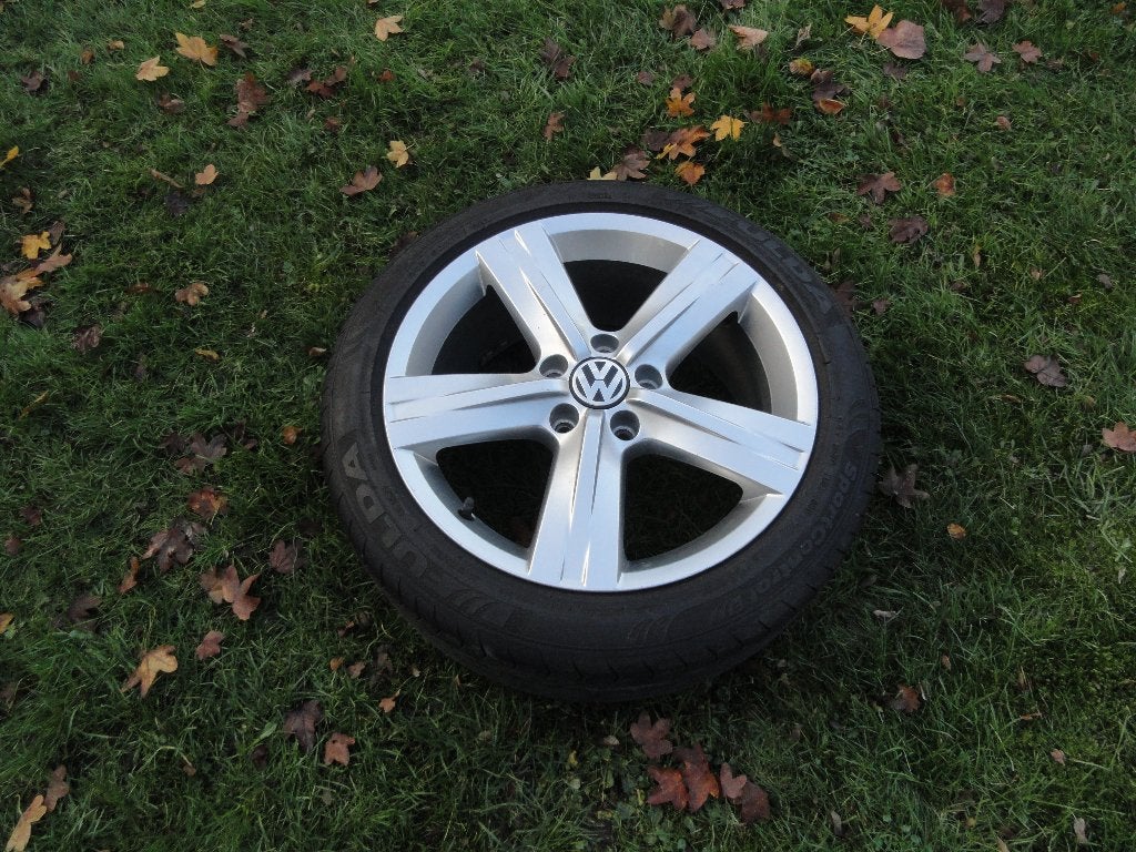 Volkswagen Caddy, Golf velgen origineel, zomerbanden 17 inch, Ophalen, Gebruikt, Banden en Velgen, 17 inch