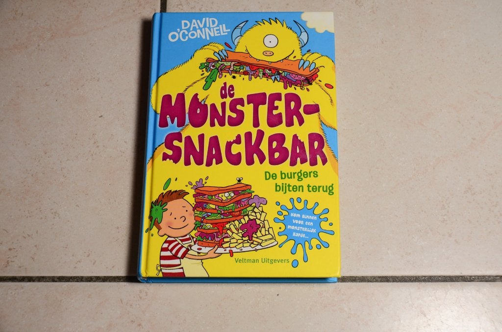 monstersnackbar De burgers bijten terug David O’Connell dl 3, Ophalen of Verzenden, Zo goed als nieuw, Fictie algemeen