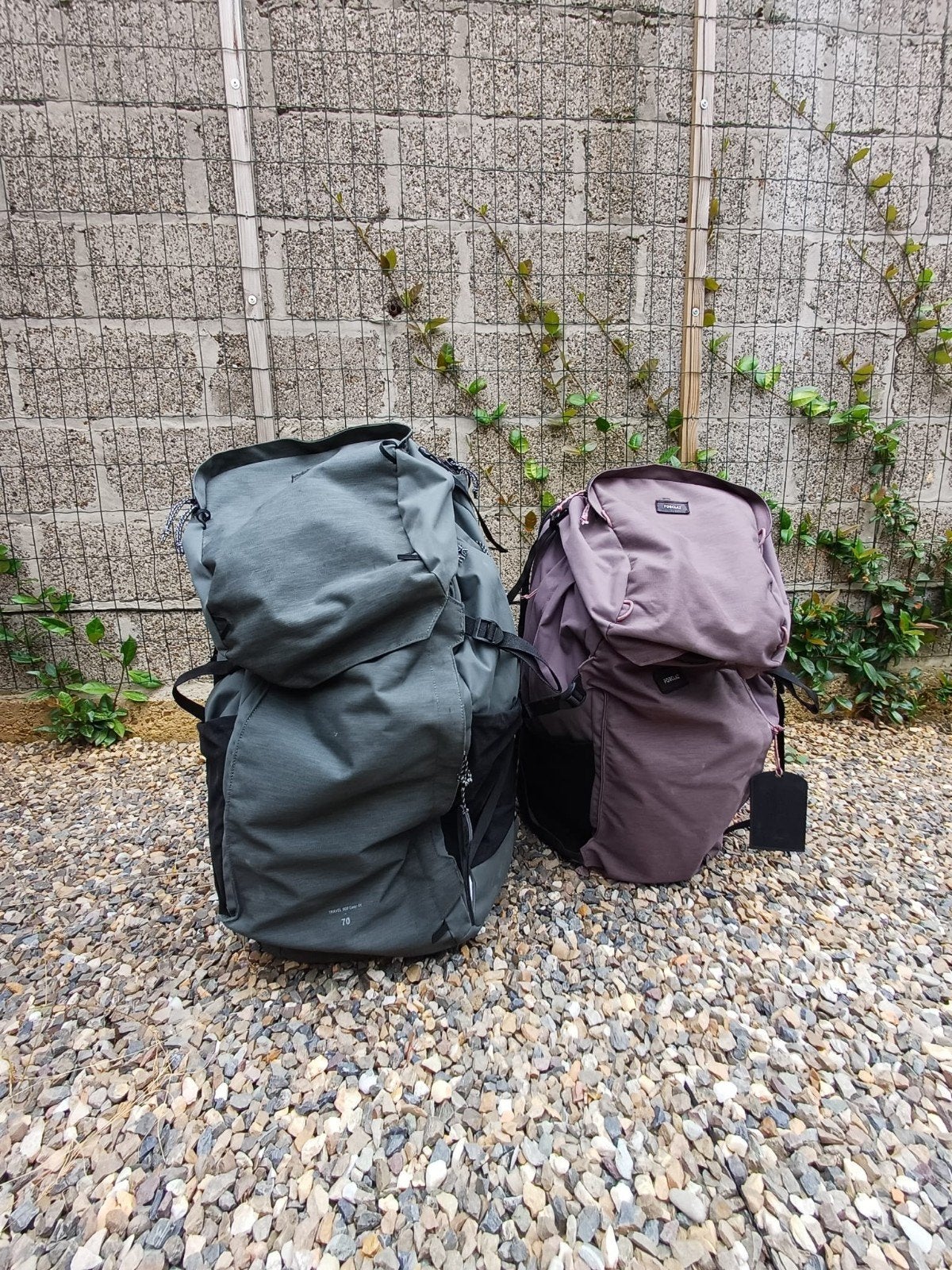 2 Forclaz Travel 900 backpackrugzakken trekkersrugzak rugzak, Ophalen of Verzenden, Zo goed als nieuw, 30 cm of meer