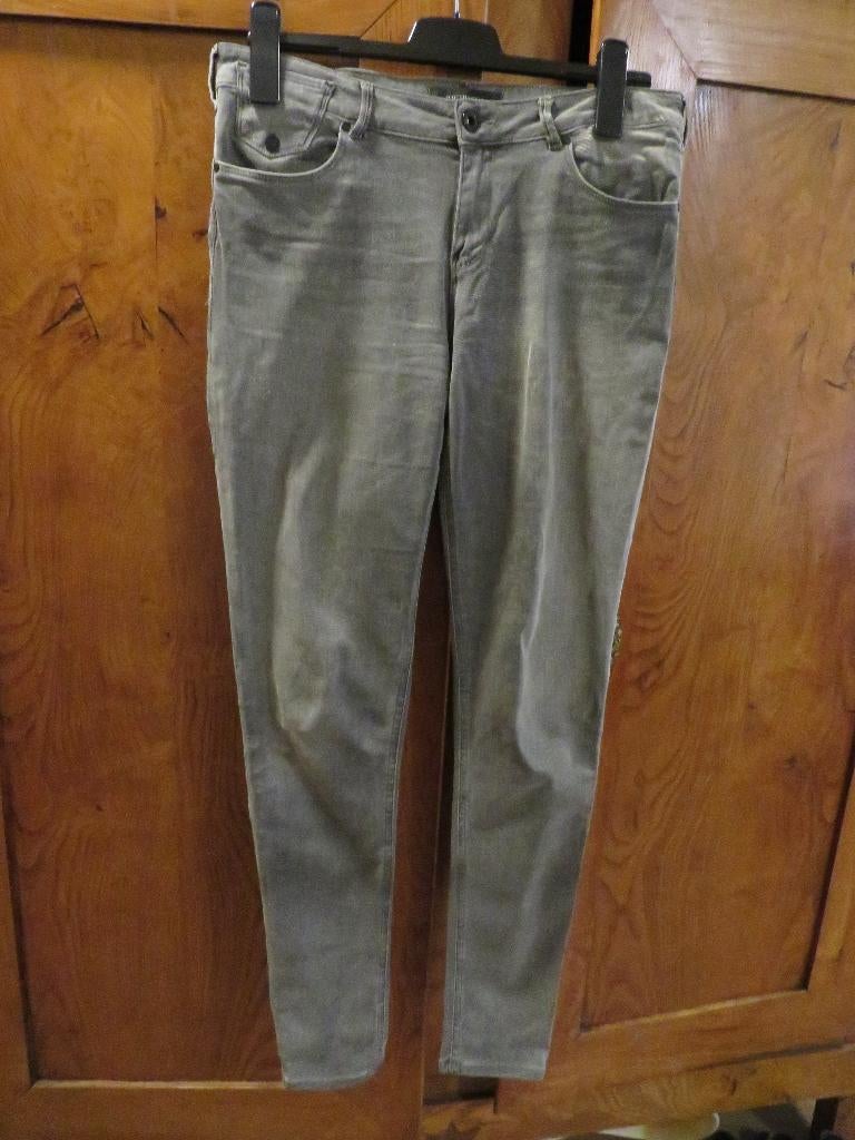 Dames jeans Scotch & Soda Amsterdams Blauw Maat 31/34 grijs, Kleding | Dames, Spijkerbroeken en Jeans, Zo goed als nieuw, W30 - W32 (confectie 38/40)
