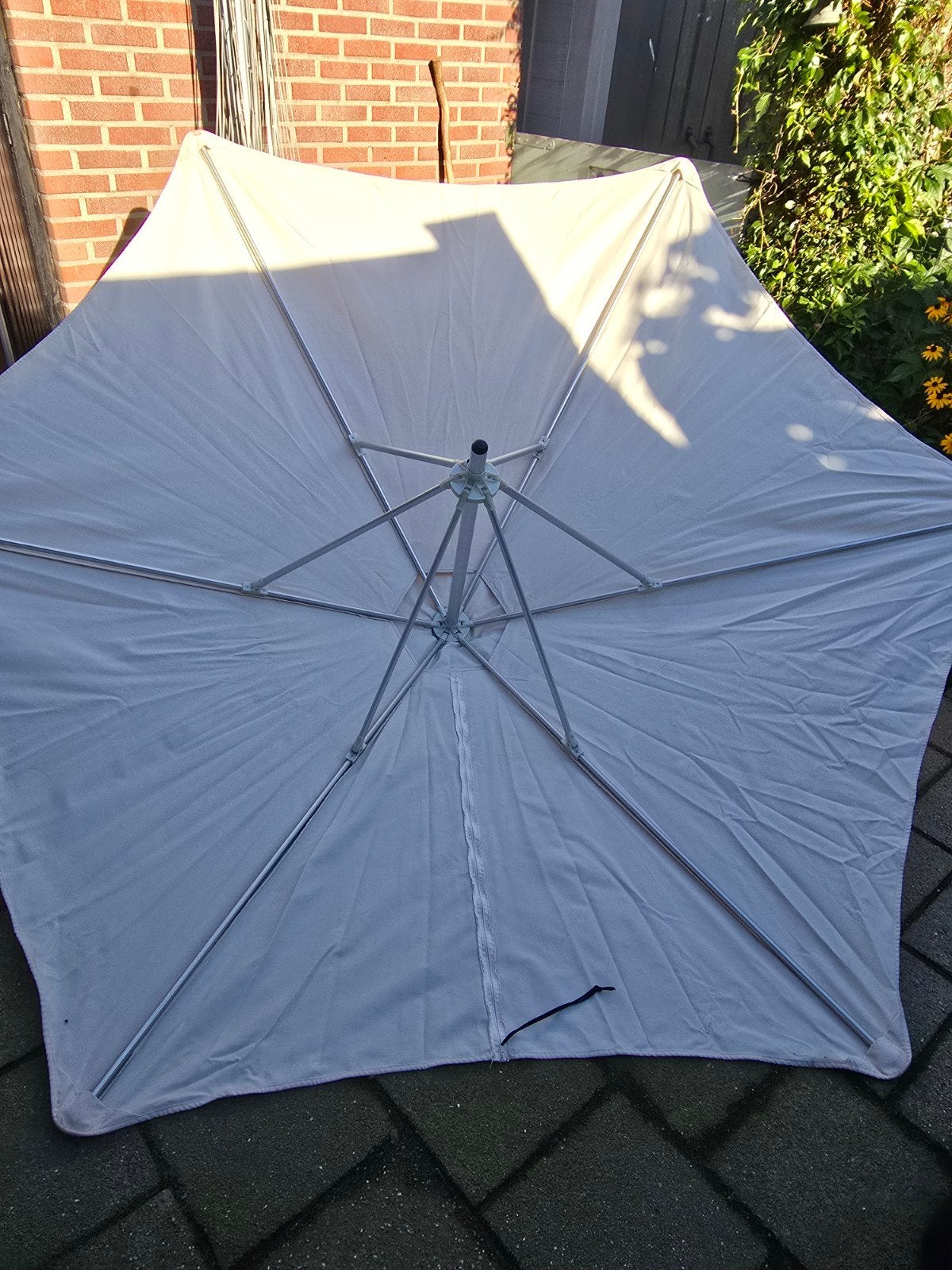 Muurparasol - Verstelbaar, Kantelbaar, met Hoes, Ophalen, Muurparasol, Verstelbaar, 2 tot 3 meter