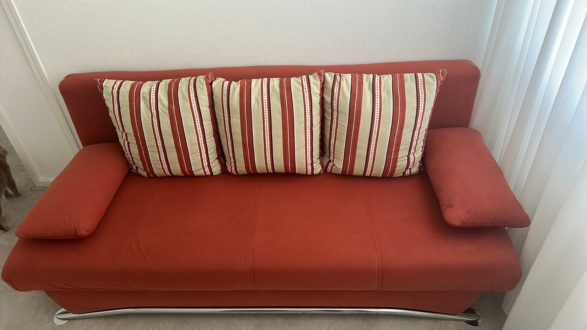 Comfortabele slaapbank - 190x85/135 cm, Ophalen, Gebruikt, Tweepersoons, Oranje