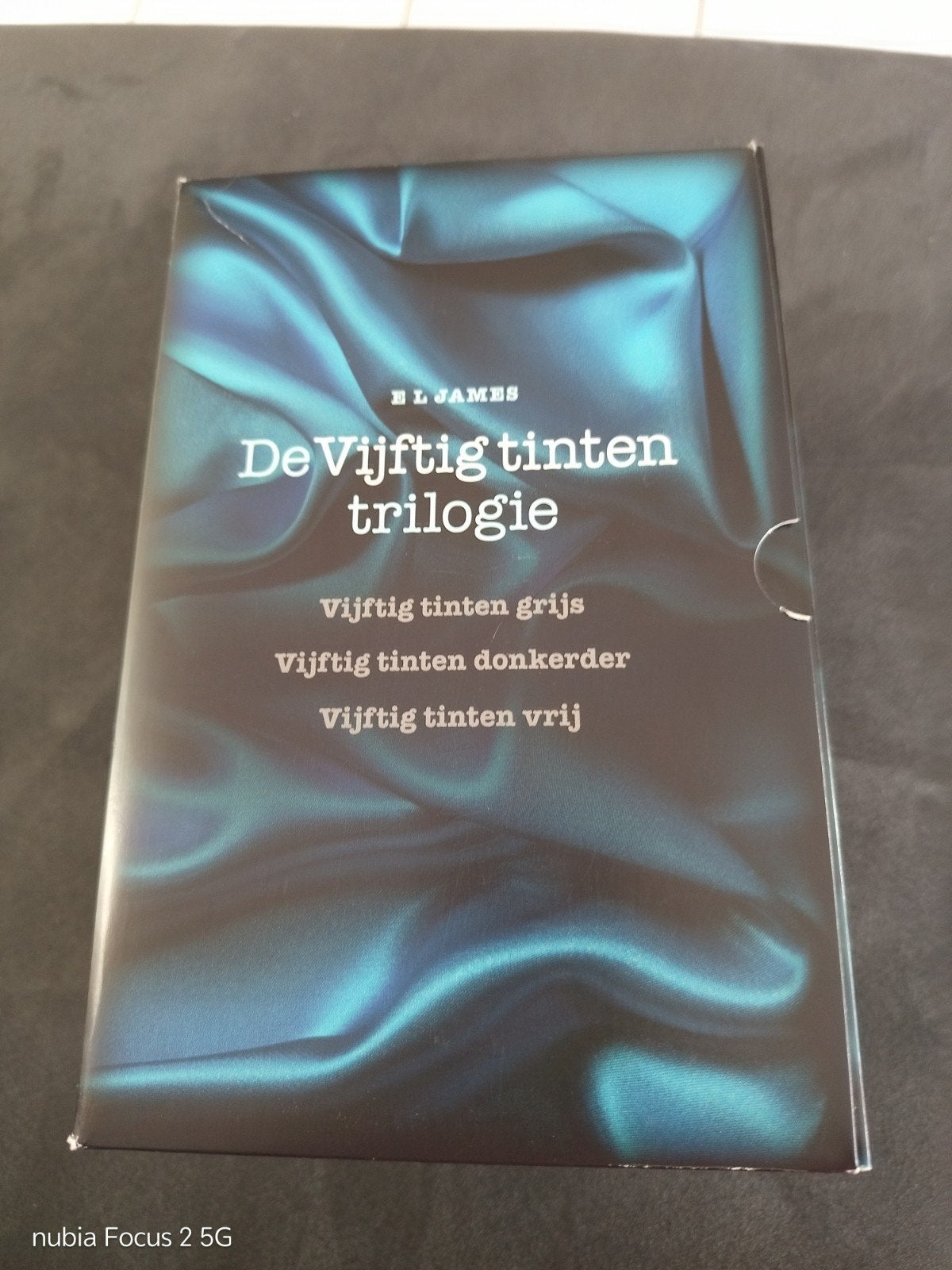 De Vijftig tinten trilogie - E L James, Ophalen of Verzenden, Zo goed als nieuw, E L James, Nederland