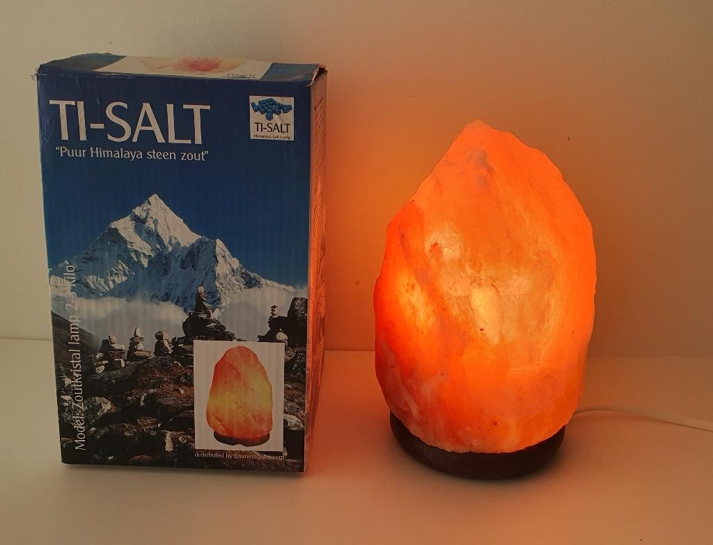 Nieuwe zoutlamp uit de Himalaya, Huis en Inrichting, Lampen | Tafellampen, Ophalen of Verzenden, Nieuw, Overige materialen, Minder dan 50 cm