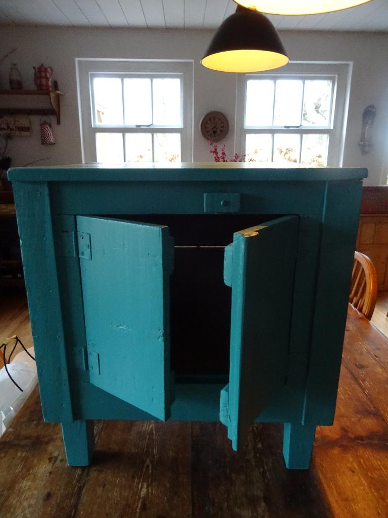 brocant turquoize nachtkastje / kastje, Ophalen, 65 cm of meer, 70 cm of meer