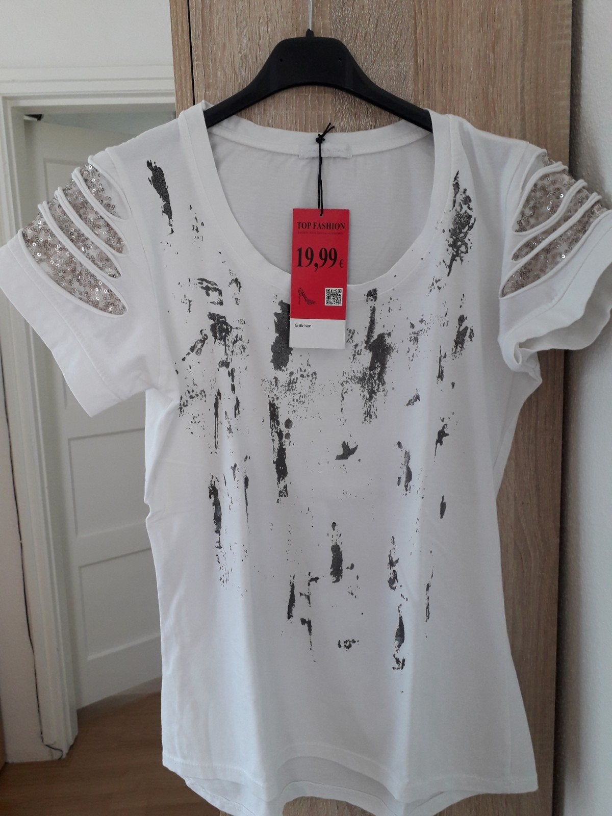 Nieuw wit met zilver tshirt een maat, Maat 38/40 (M), Wit, Nieuw, Ophalen of Verzenden