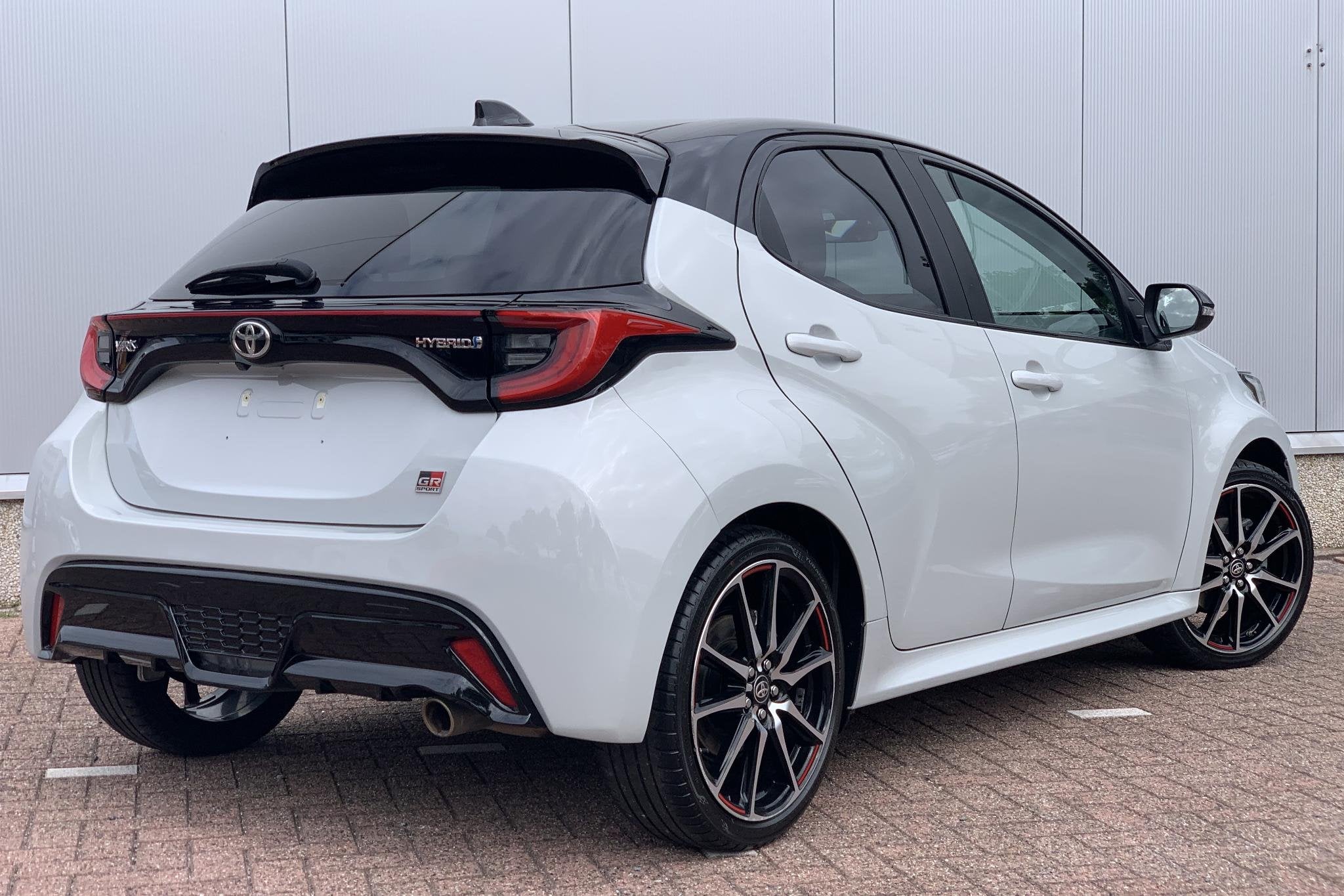 Toyota Yaris 1.5 Hybrid GR Sport / LED / 18" / Apple Carplay, Auto's, Toyota, Dealer onderhouden, 450 kg, Gebruikt, Euro 6