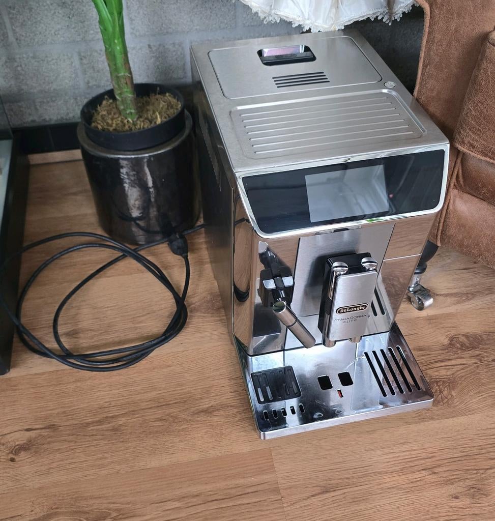 DeLonghi PrimaDonna Elite ECAM650.75.MS Koffiemachine, Gebruikt, 10 kopjes of meer, Koffiemachine, Ophalen of Verzenden