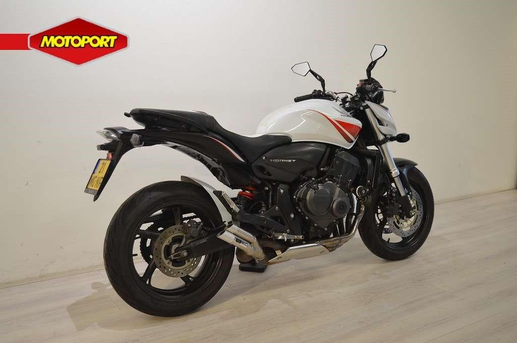 Honda CB 600 F (bj 2010), Wijngaardveld 1
9300  AALST, BE, Bedrijf, Mc.benelux@honda-eu.com, HONDA MOTOR EUROPE Ltd Belgian Branch