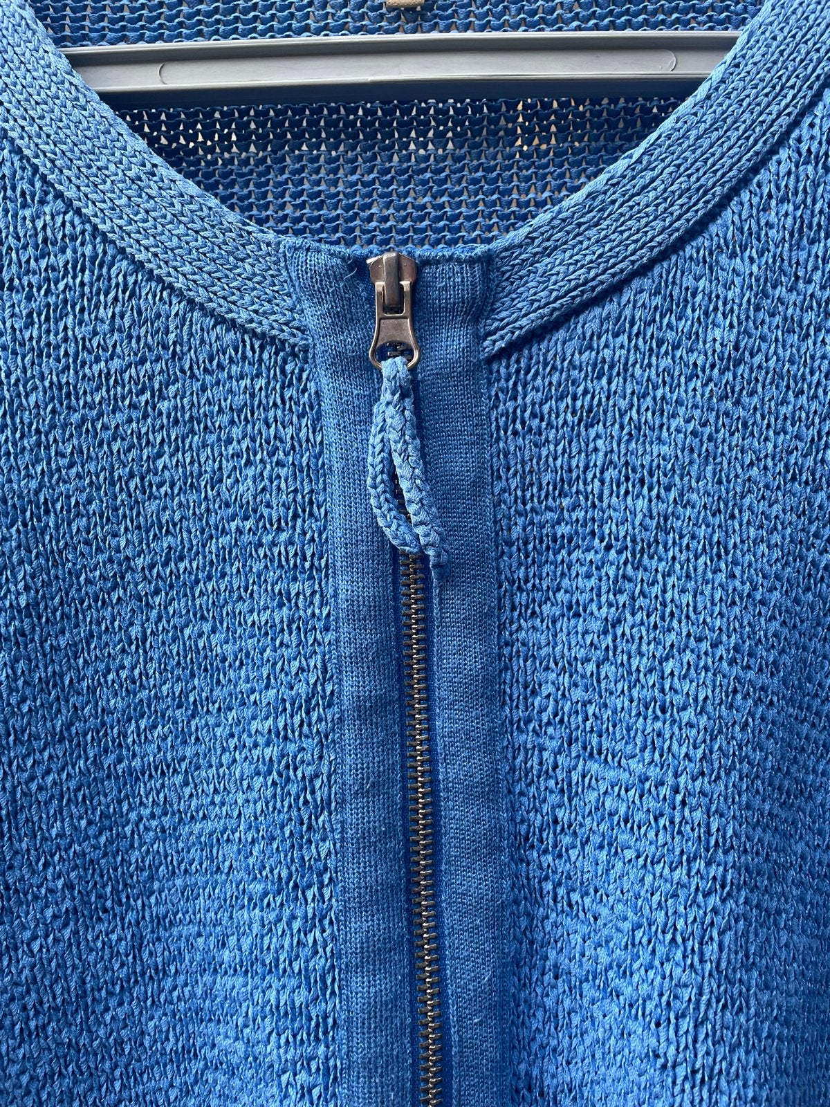 Blauw gebreid vest met rits - Maat L, Ophalen of Verzenden, Zo goed als nieuw, Maat 42/44 (L), Blauw