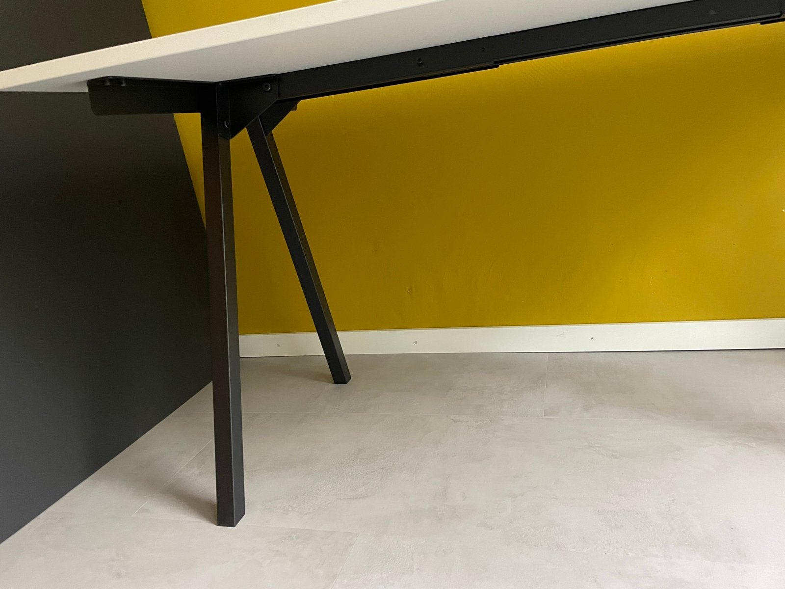 Stevig IKEA bureau (TROTTON) 160x80 cm - niet meer in collec, Ophalen, Gebruikt, Spaanplaat of MDF, IKEA