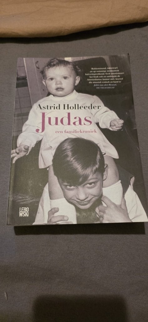 Boek "Judas - Astrid Holleeder", Ophalen of Verzenden, Zo goed als nieuw, Astrid Holleeder, Overige