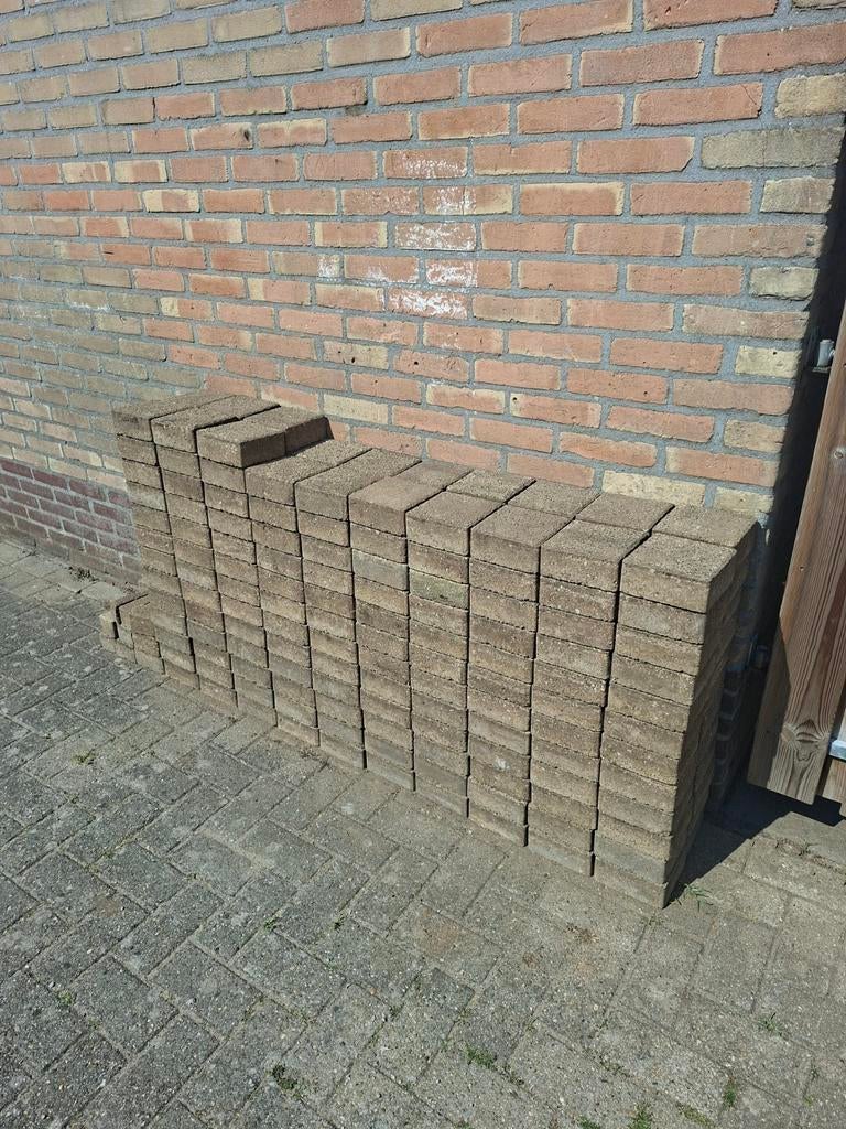 5,5 m2 stenen 15x15x6cm GRATIS AF TE HALEN, Ophalen, Beton, Klinkers