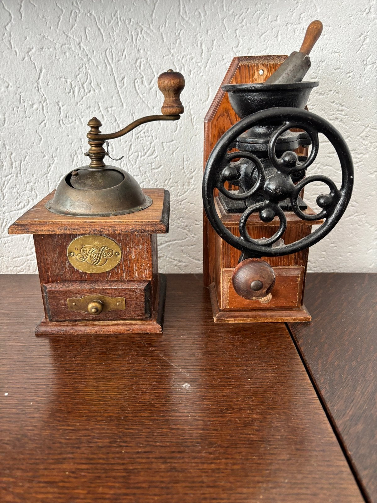Set van 2 oude houten koffiemolens - Decoratief, Ophalen of Verzenden
