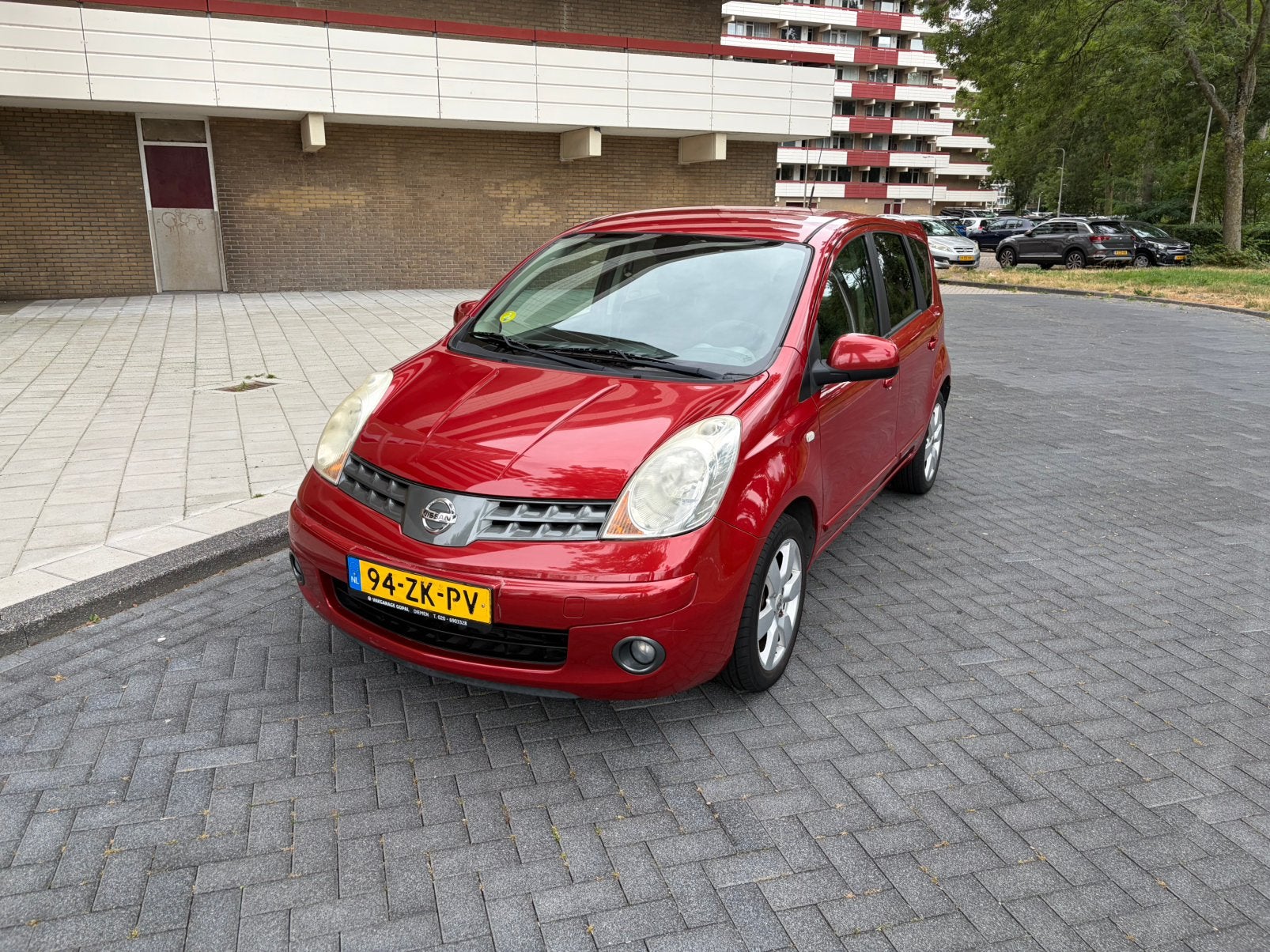 Nissan Note 1.6 16V Automaat - 2008 Rood, Auto's, Nissan, 15 km/l, 750 kg, 4 cilinders, 49 €/maand