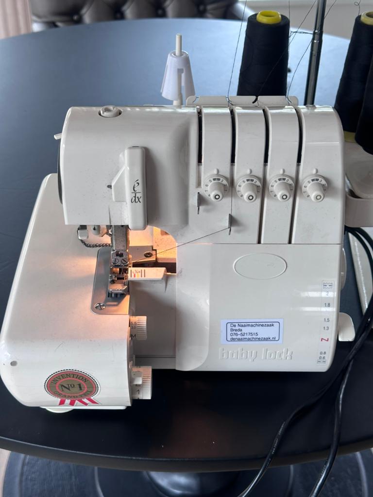 Baby lock  lockmachine eclipse, Hobby en Vrije tijd, Ophalen, Gebruikt, Naaimachine, Overige merken