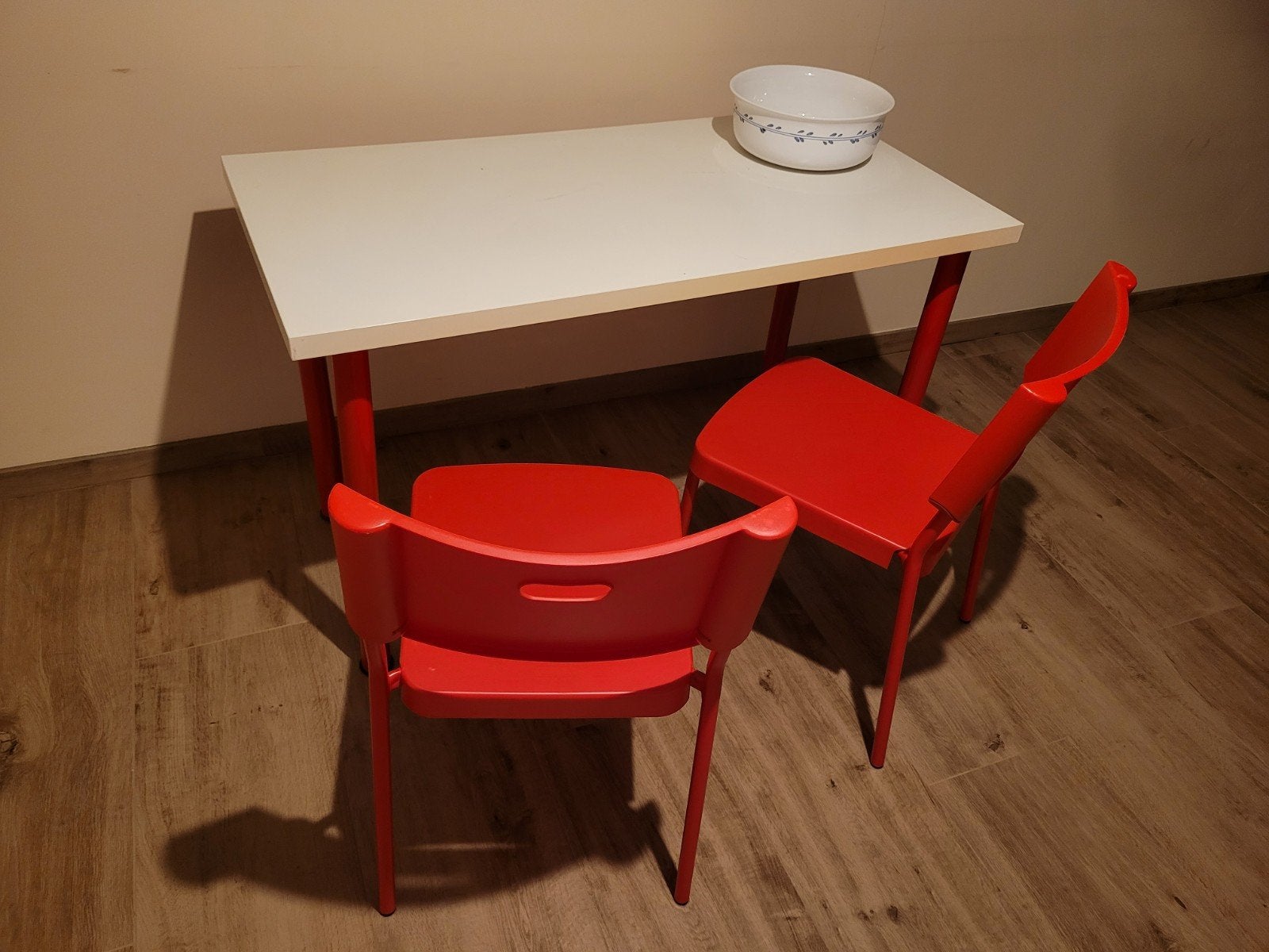 Tafel met 2 rode stoelen ikea, Huis en Inrichting, Stoelen, Ophalen, Gebruikt
