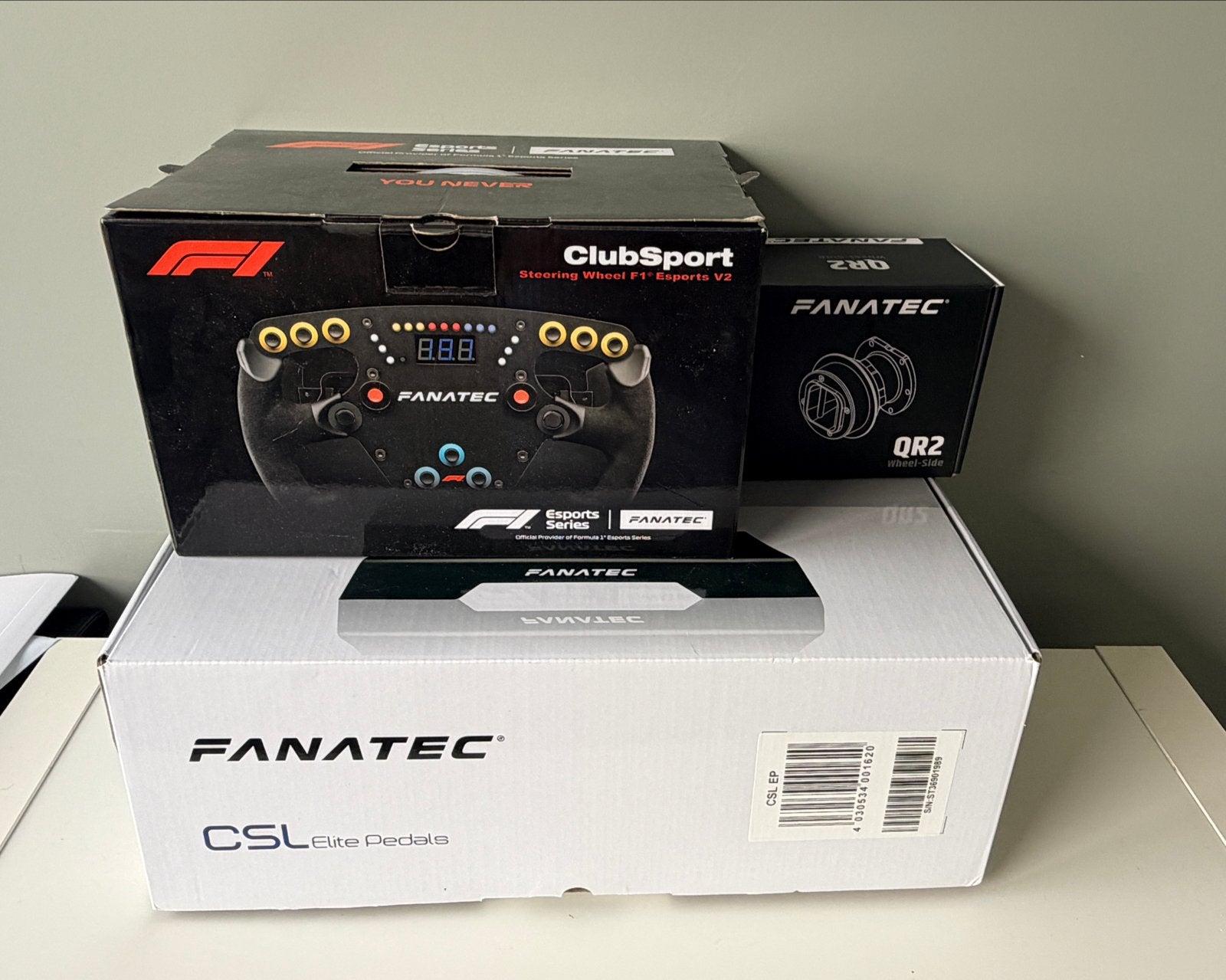 Fanatec CSL Elite pedals+ Loadcell + Clubsport F1 V2, Racestuur, Force feedback, Ophalen of Verzenden, Zo goed als nieuw
