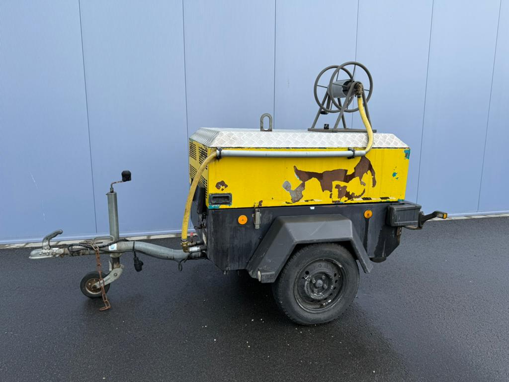 Mobiele compressor met 3 cilinder diesel, Ophalen of Verzenden, -, -, -