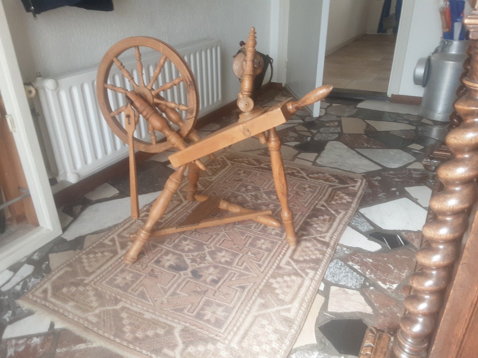 Antiek houten spinnewiel - Decoratief en functioneel, Ophalen of Verzenden, Gebruikt, Spinnewiel