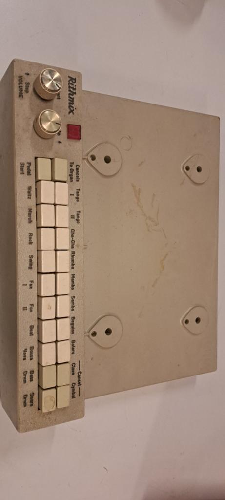 Solina Rithmix serie 23, Muziek en Instrumenten, Orgels, Ophalen of Verzenden, Zo goed als nieuw, 2 klavieren, Orgel