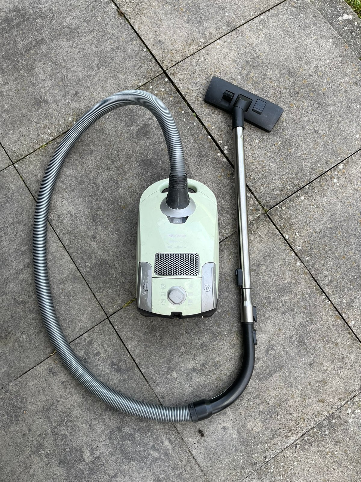 Miele S4212 stofzuiger, 1300 watt, Witgoed en Apparatuur, Stofzuigers, Gebruikt, Geschikt voor harde vloeren, Miele, Sledestofzuiger