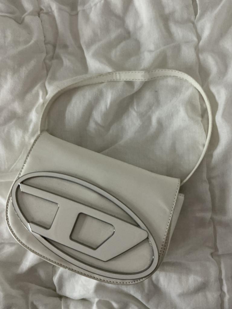 Stijlvolle Witte Diesel Tas met Groot Logo, Ophalen of Verzenden, Zo goed als nieuw, Wit, Schoudertasje