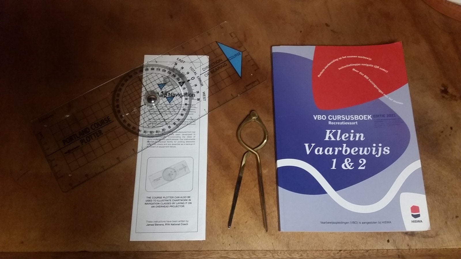 Cursusboek Klein Vaarbewijs 1 en 2 met passer + koersplotter, Ophalen of Verzenden, Zo goed als nieuw