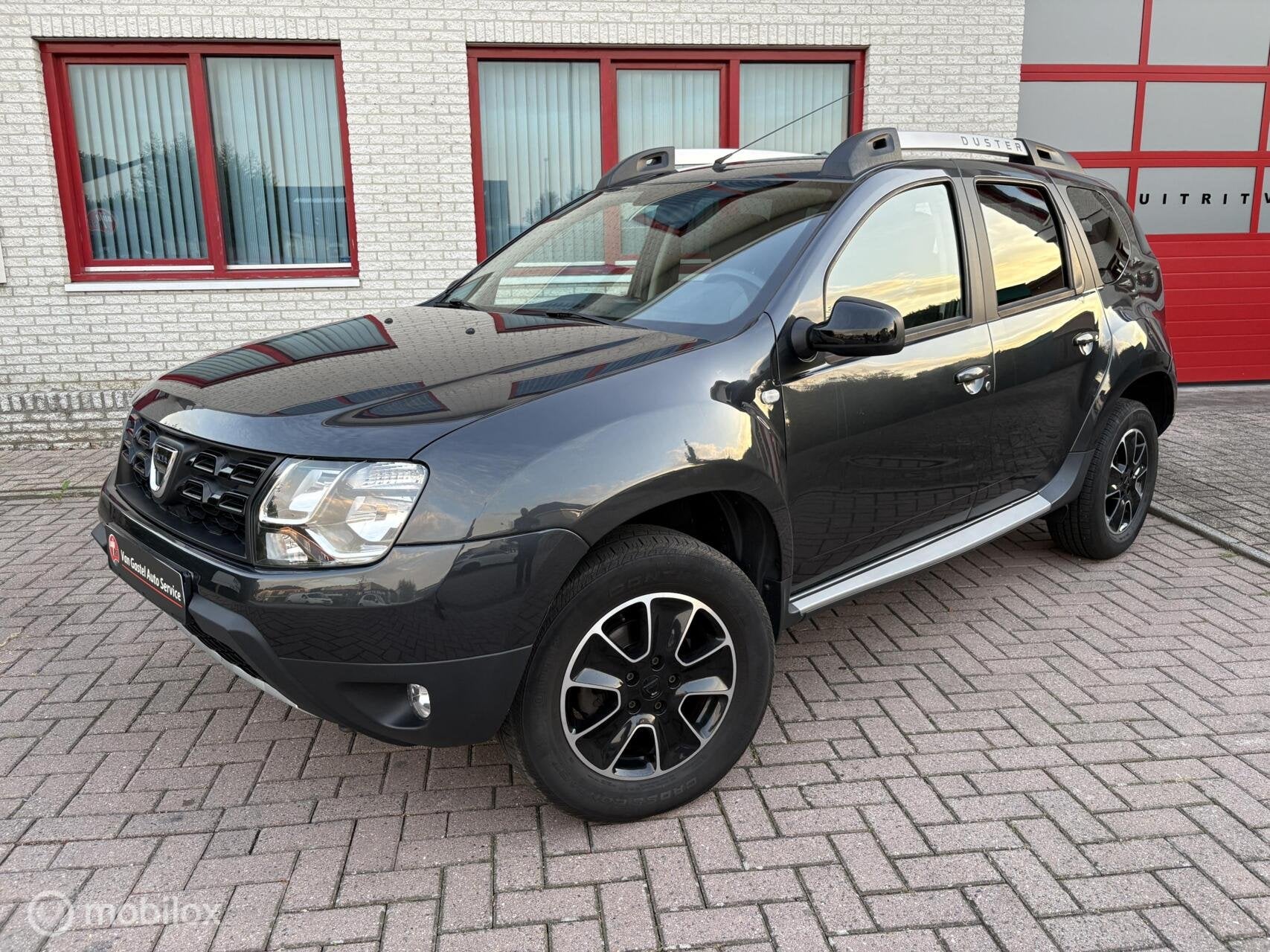Dacia Duster 1.2 TCe 4x2 LEER/NAVI/CRUISE/TREKHAAK, Auto's, Voorwielaandrijving, 125 pk, Gebruikt, Duster