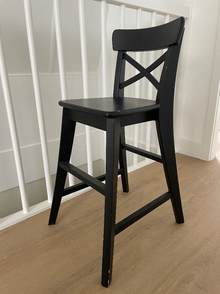 Kinderstoel IKEA Ingolf zwart geschilderd, Kinderen en Baby's, Kinderstoelen, Ophalen, Gebruikt, Overige typen
