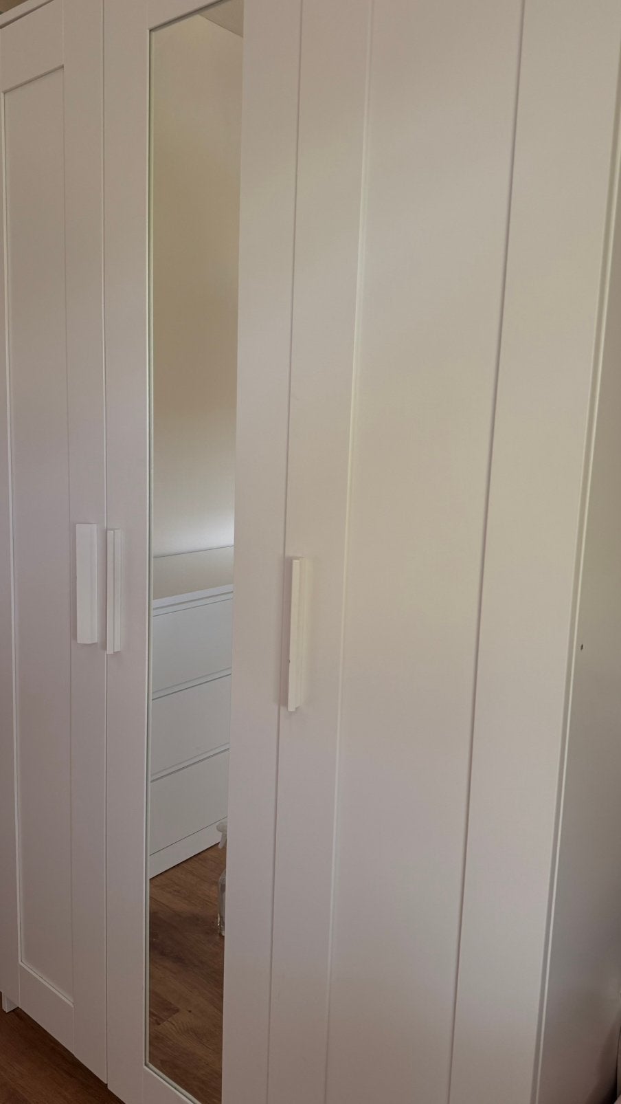 GRATIS - Brimnes kleding kast IKEA, Huis en Inrichting, Kasten | Kledingkasten, Ophalen, Gebruikt, 100 tot 150 cm, 150 tot 200 cm