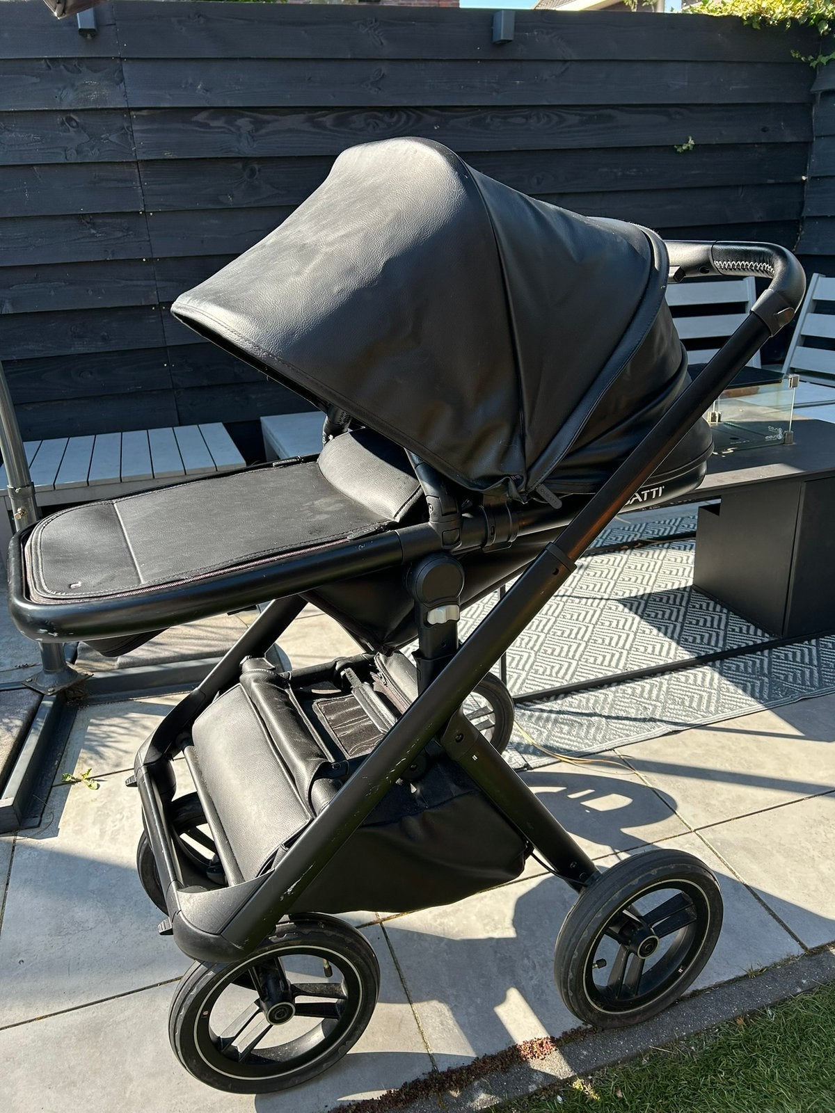 Dubatti 3-in-1 kinderwagen black leather (1499 nieuwprijs), Kinderen en Baby's, Buggy's, Ophalen of Verzenden, Zo goed als nieuw