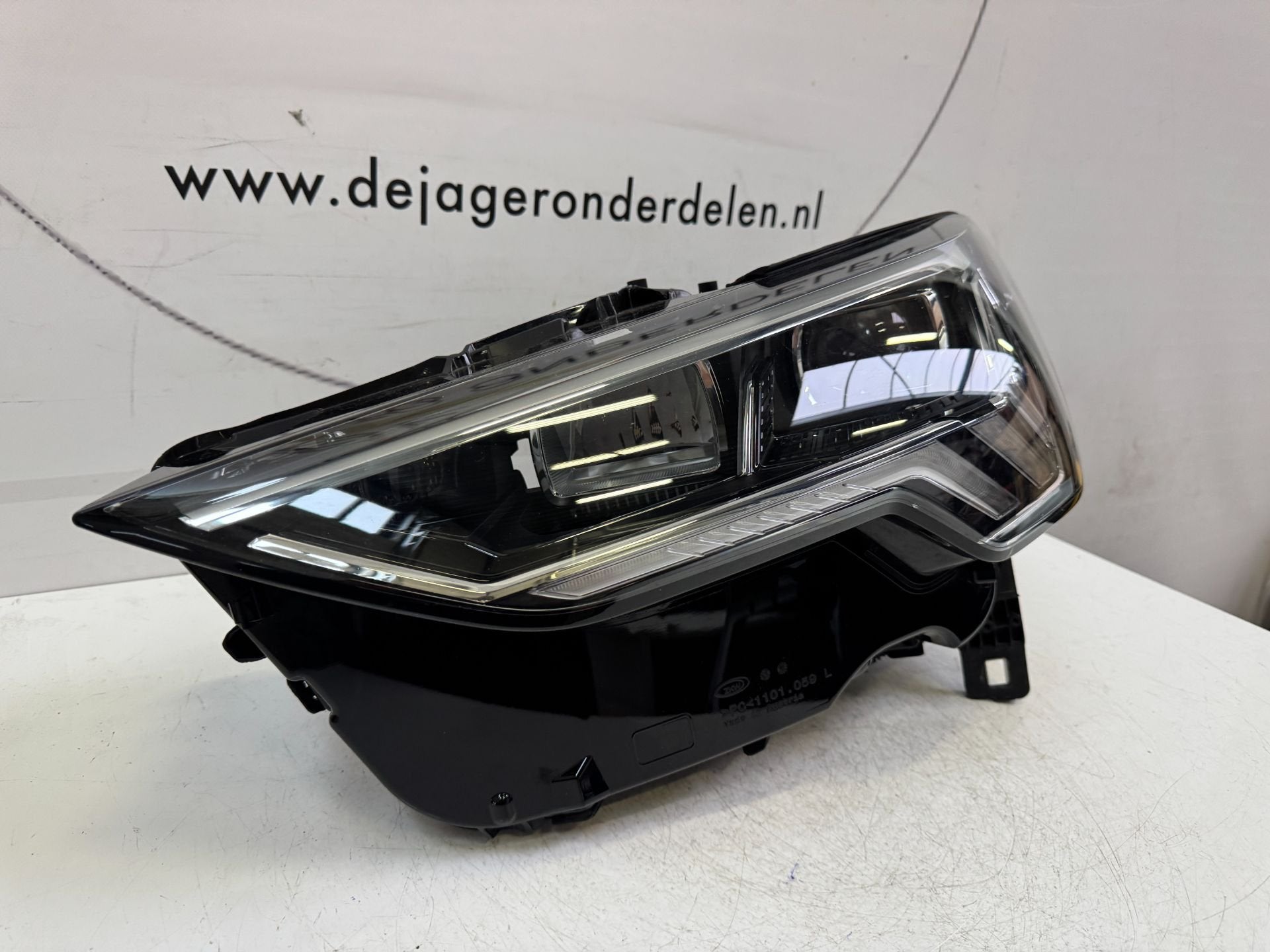 AUDI Q3 SQ3 F3 83A VOL LED KOPLAMP LINKS 83A941033, Gebruikt, AUDI AG, Auto-Union-Strasse 1
85045  Ingolstadt, DE, Kundenbetreuung@audi.de