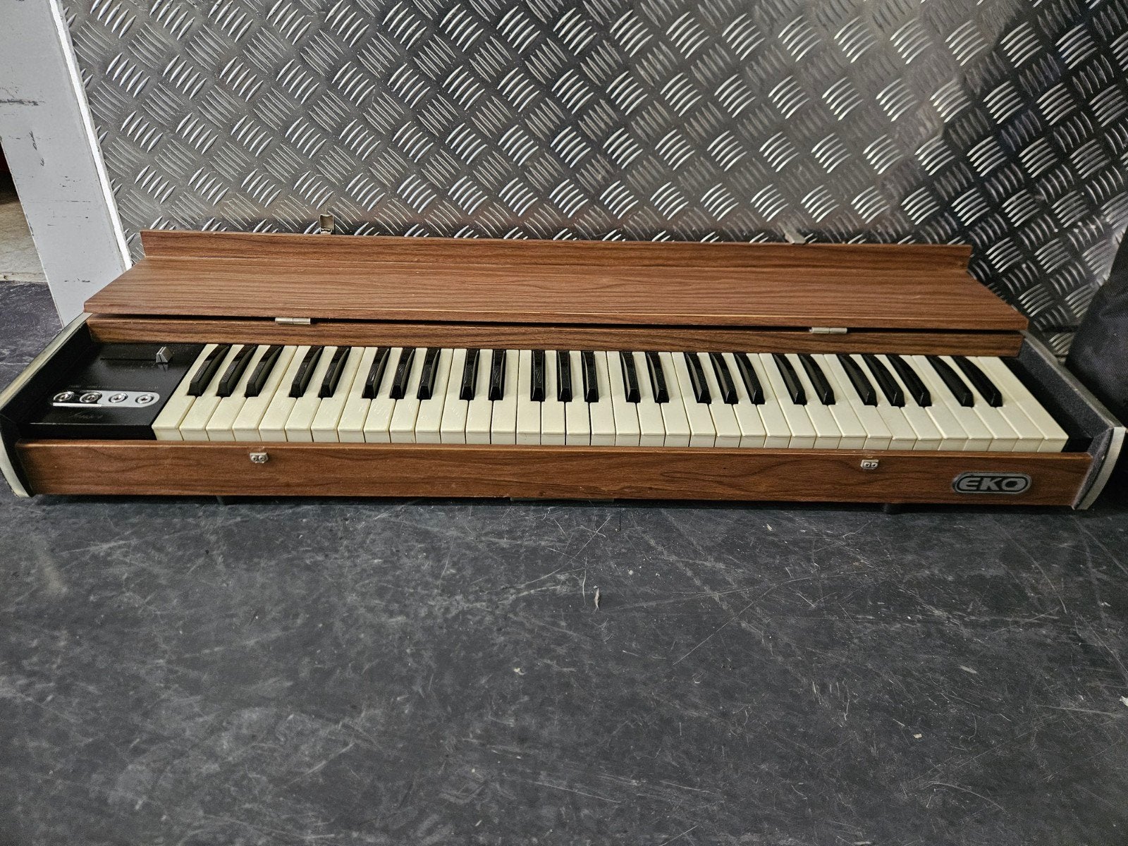 Vintage Eko Sensor Piano - Klassiek en Uniek!, Muziek en Instrumenten, Piano's, Ophalen, Gebruikt, Bruin, Piano