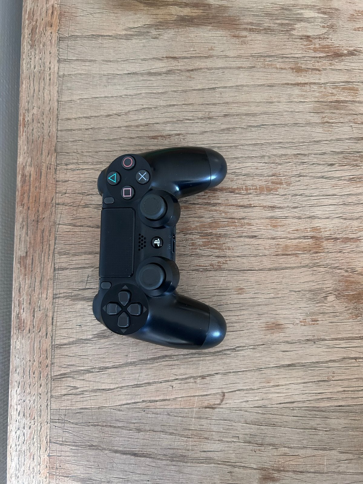 PlayStation 4 DualShock Controllers met Oplaadstation, Spelcomputers en Games, Spelcomputers | Sony PlayStation Consoles | Accessoires