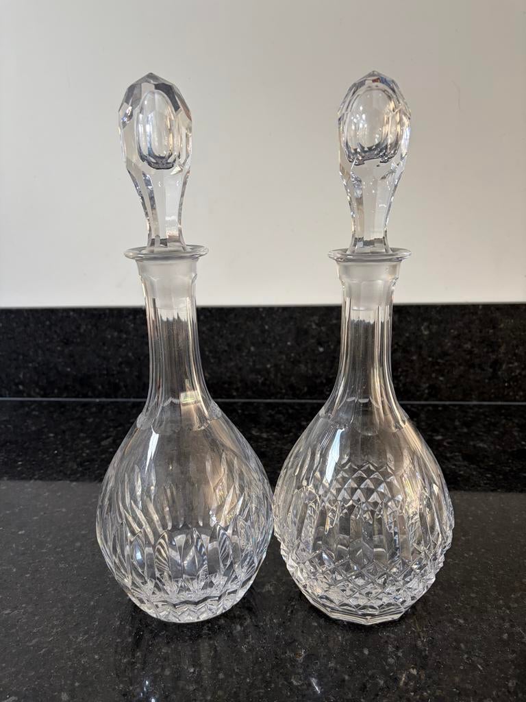 Set van 2 geslepen kristallen karaffen met stop, 33cm hoog, Antiek en Kunst, Ophalen