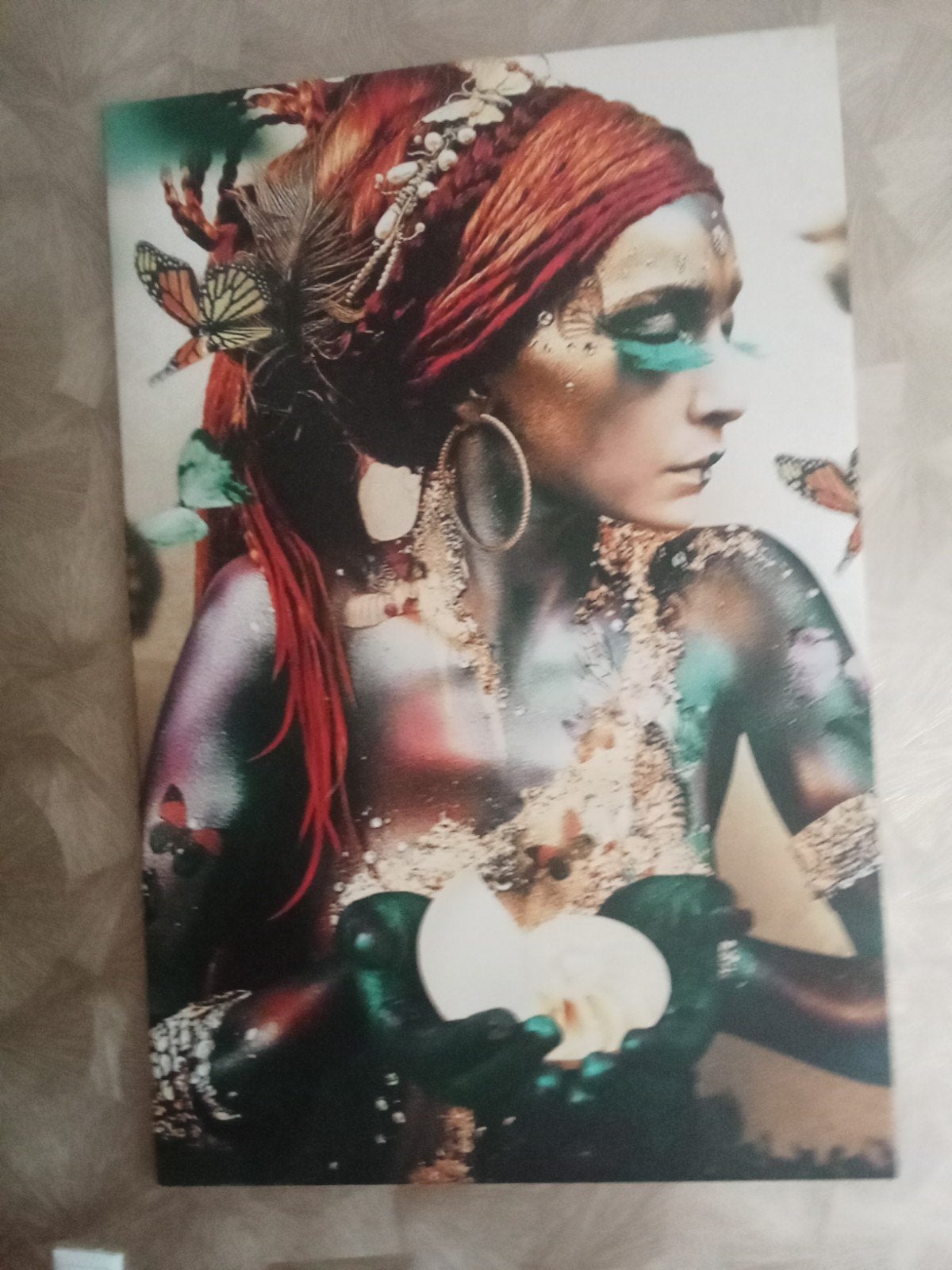 Chique Canvas Doek: Vrouw met Vlinders en Hoofddoek, Ophalen of Verzenden