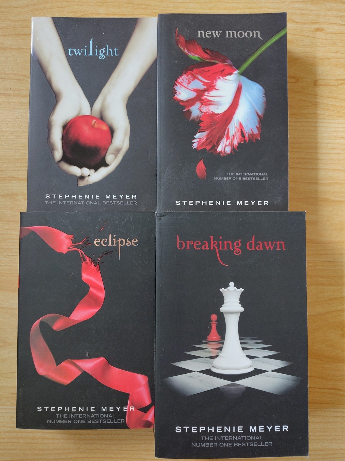 Twilight series - Stephenie Meyer, Boeken, Ophalen of Verzenden, Gelezen, Stephenie Meyer, Fictie