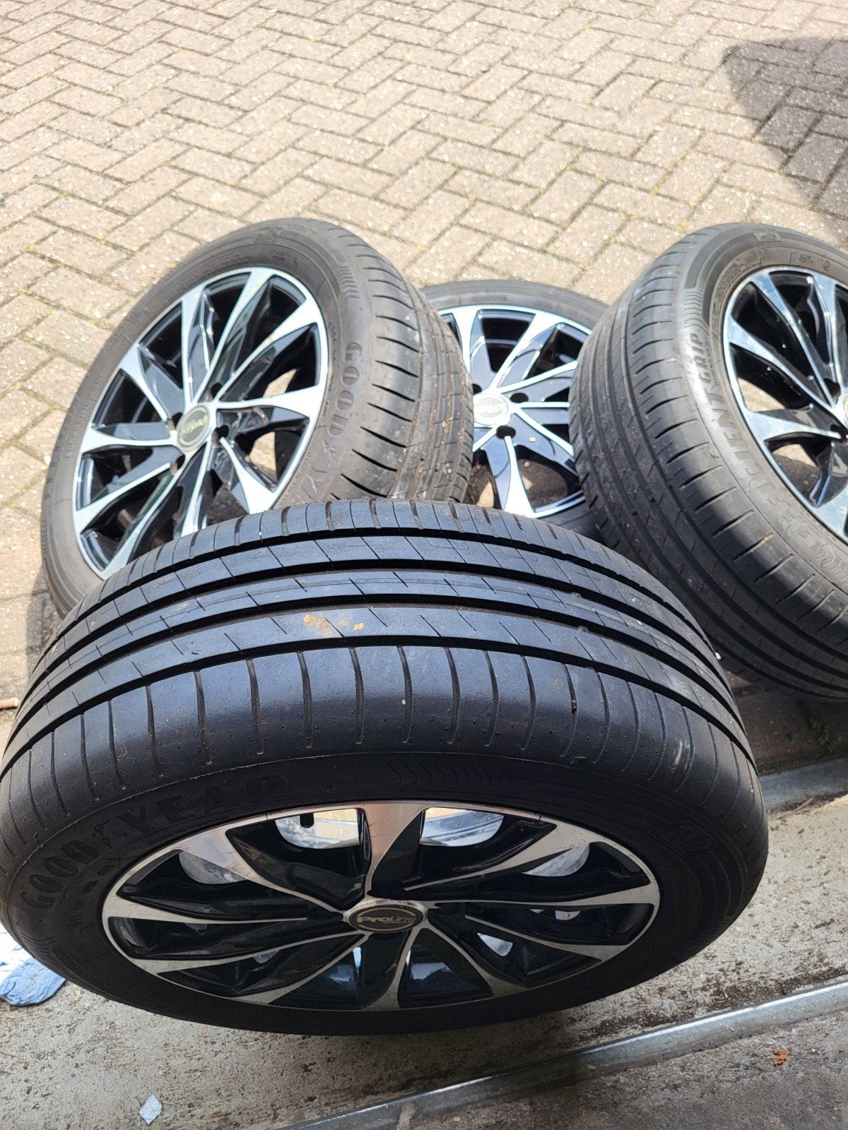 4x 100 banden velgen Renault Clio  Nissan Toyota Yaris 16, Ophalen, Gebruikt