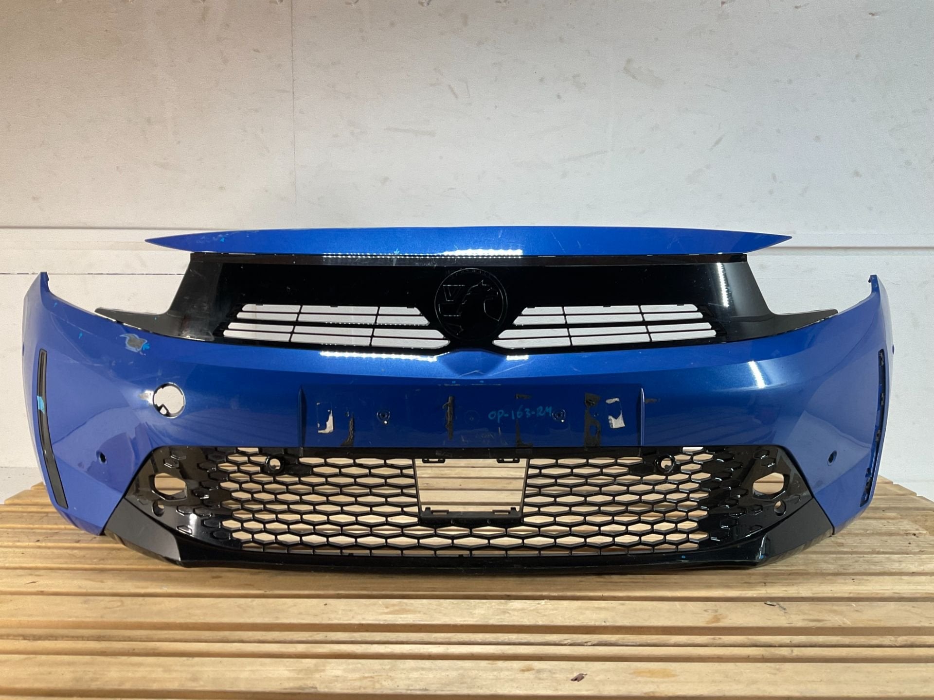 Bumper Opel Corsa F Facelift 22-26 9850353180 Voorbumper OP-, Gebruikt, Voor, Opel Automobile GmbH, Ophalen of Verzenden