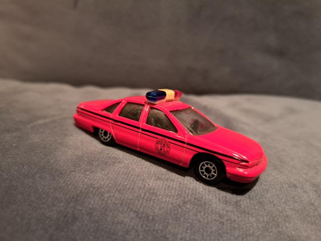Maisto Chevrolet Caprice modelauto - rood, Ophalen of Verzenden